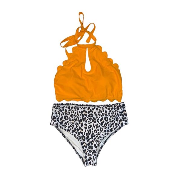 Beachsissi Women's Scalloped Halter Bikini Set | Size Small - Picture 2 of 5